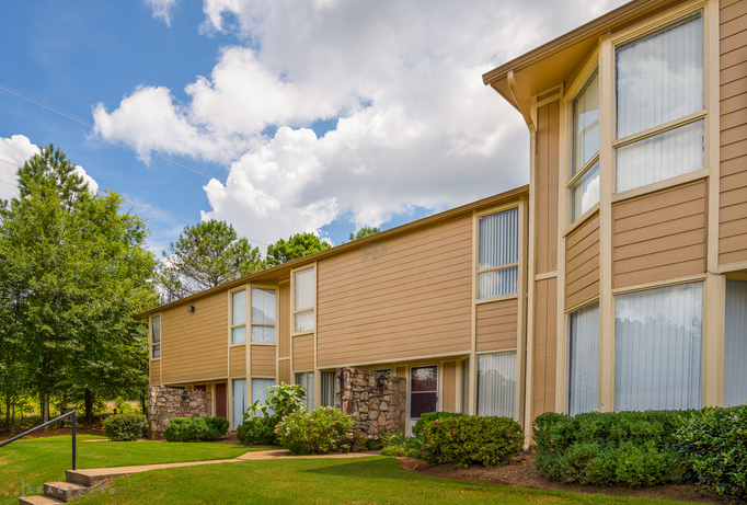 About Indian Hills Apartments