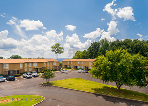 About Indian Hills Apartments